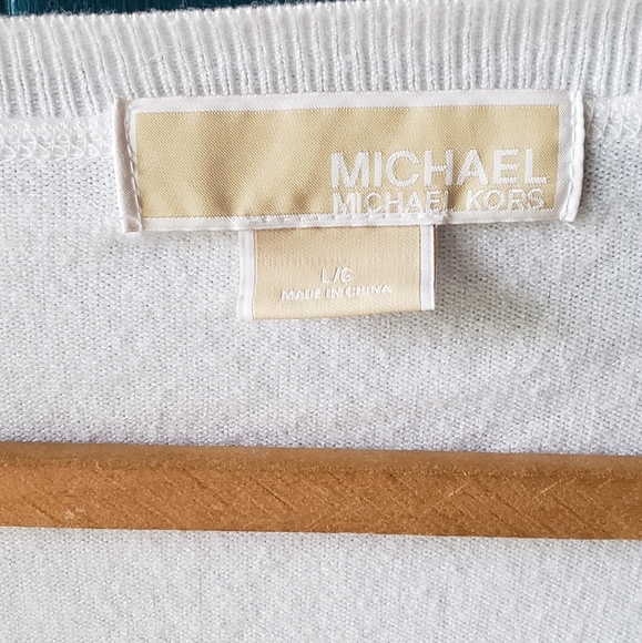 MK Signature V-neck Cardigan - Picture 4 of 6